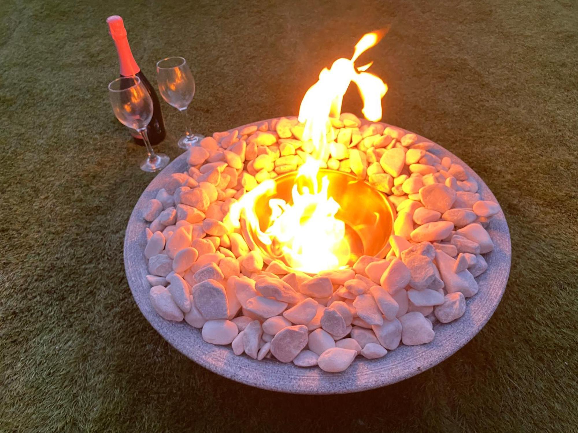 Mini Love Island Style Guest House Includes Personal Hot 24 Hour Swimming Pool, Outdoor Bathtub, Heated Dining Dome And Fire Pit, All This Is Secretly Located In The Busy Suburbs Of Nottingham Exterior foto