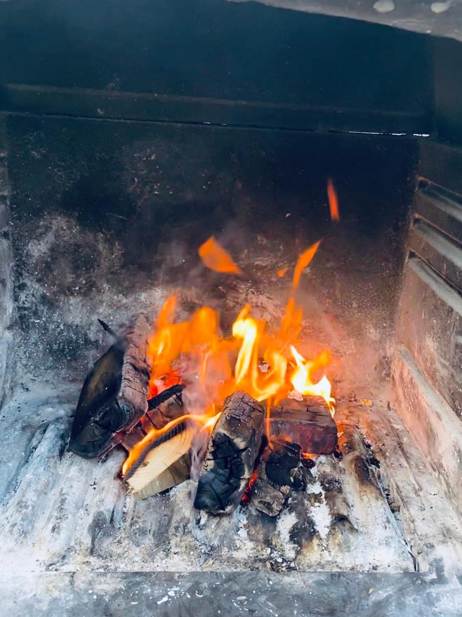 Mini Love Island Style Guest House Includes Personal Hot 24 Hour Swimming Pool, Outdoor Bathtub, Heated Dining Dome And Fire Pit, All This Is Secretly Located In The Busy Suburbs Of Nottingham Exterior foto